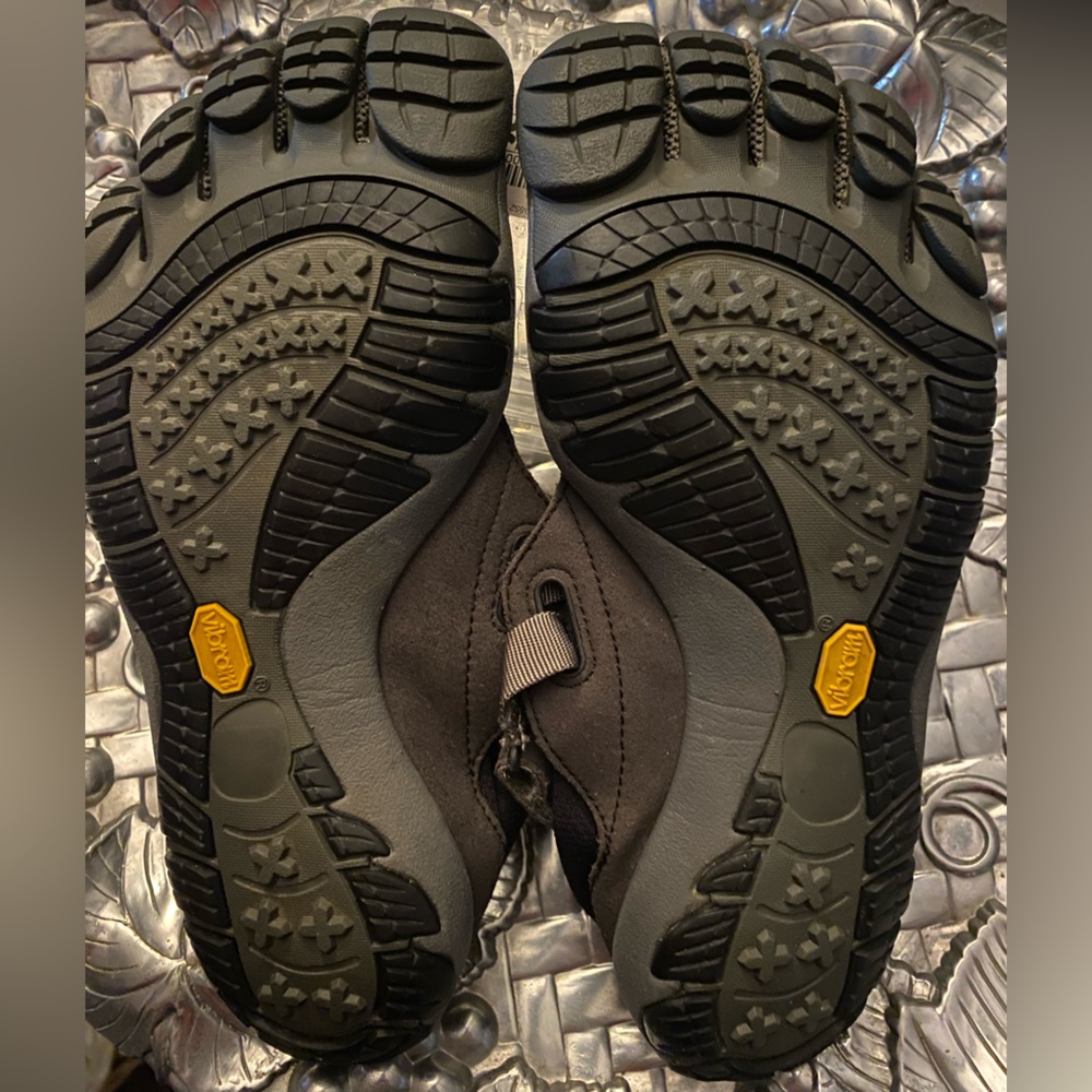 COPY - (EUC)FIVEFINGER UNISEX FIVE TOE RUNNING/HIKING/AQUA SHOE E 40 M 7 W 9(EX…
